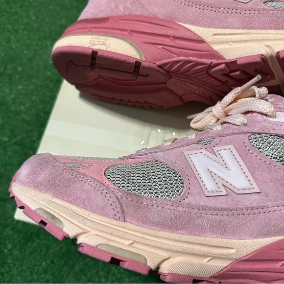 Joe FreshGoods New Balance 993 Powder Pink